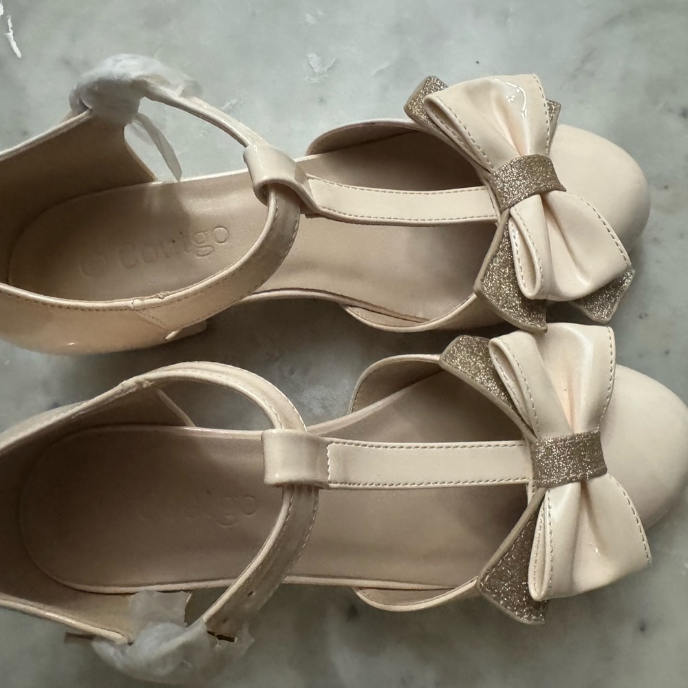 Charming Kids Sandals with Bow Accent
